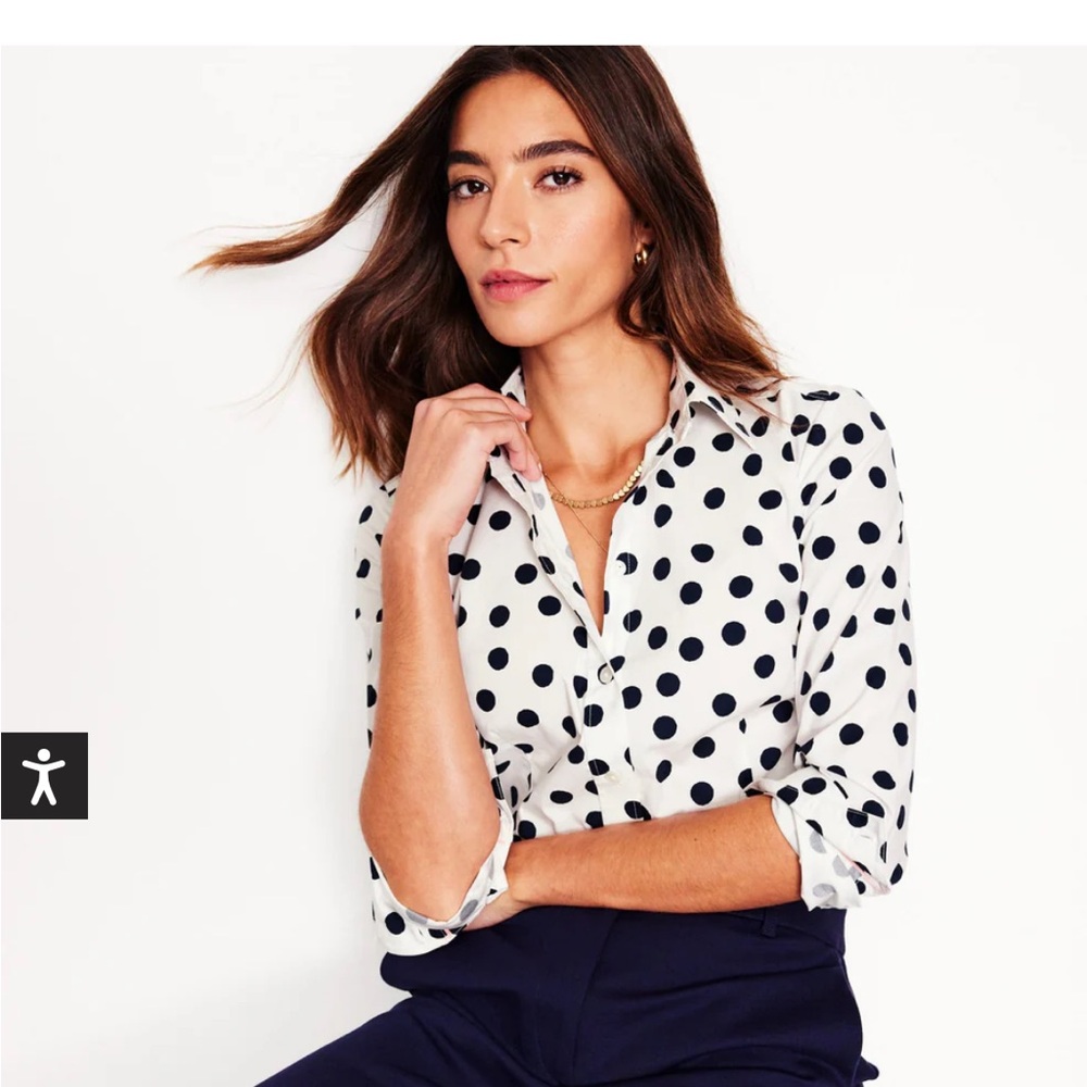 Boden classic button down with navy blue polka dots Size 6 Petite